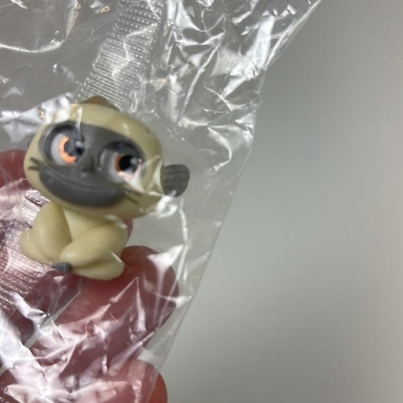 NIP Disney Doorables Series 6 Raya and the Last Dragon Pan - Picture 2 of 3